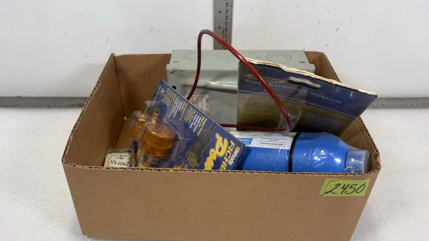 Federal Pacific Load Centre Cover or Dead Front Panel, Fiche Powerlite Plug, & *Unreserved*