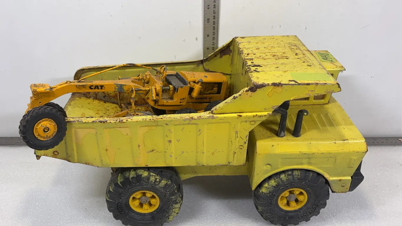 Vintage Tonka Dump Truck Toy and Die Cast Ertl Caterpillar No.12 Grader Model, Dimensions Approx. 19"x8"x11" *Unreserved*