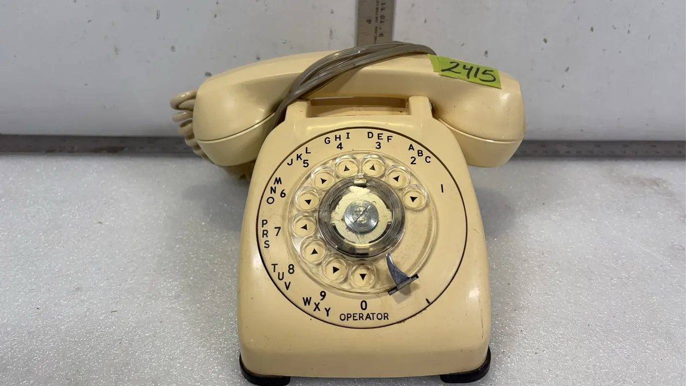 Vintage Northern Electric Model 500 Desk Rotary Telephone, Approx. 9"x8"x5" , *Unreserved*
