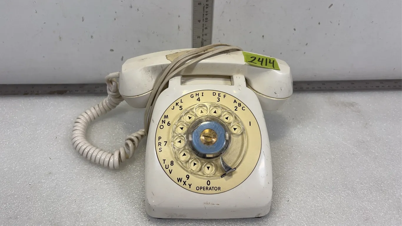 Vintage Northern Electric Model 500 Desk Rotary Telephone, Approx. 9"x8"x5", *Unreserved*
