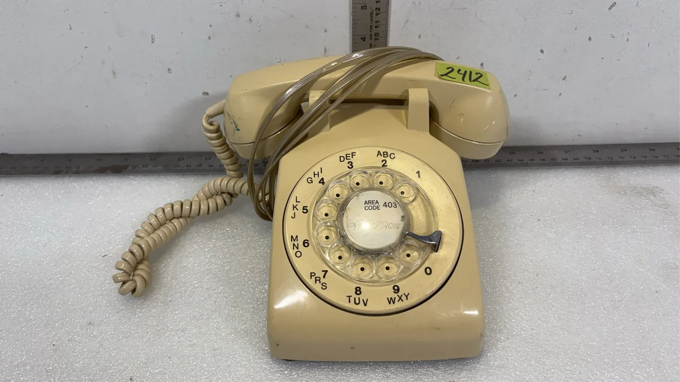 Vintage Northern Electric Model 500 Desk Rotary Telephone, Approx. 9"x8"x5", *Unreserved*