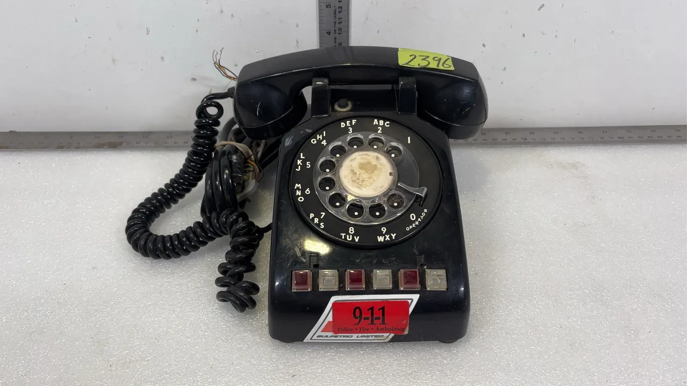 Vintage Northern Electric Model 500 Desk Rotary Telephone, Approx. 9"x8"x5" *Unreserved*