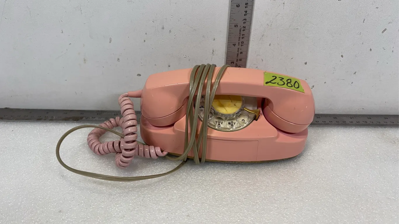 Vintage Pink Princess Rotary Telephone, Approx. 8"x4"x5" *Unreserved*