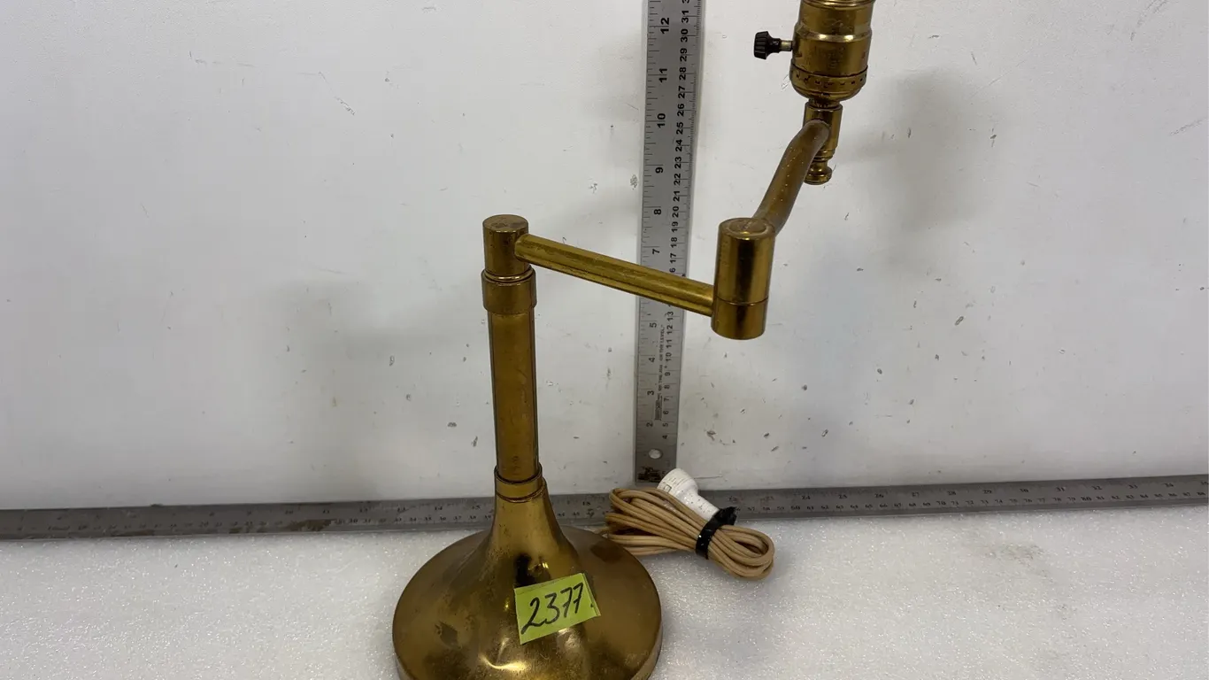 Vintage Adjustable Lamp without Shade, Approx. 14"x6" *Unreserved*