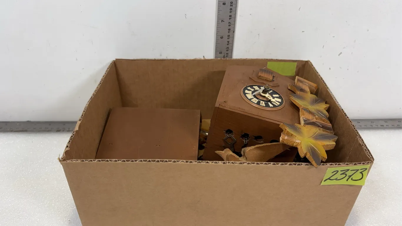 Vintage Cuckoo Clock, Approx. 7 Pieces *Unreserved*