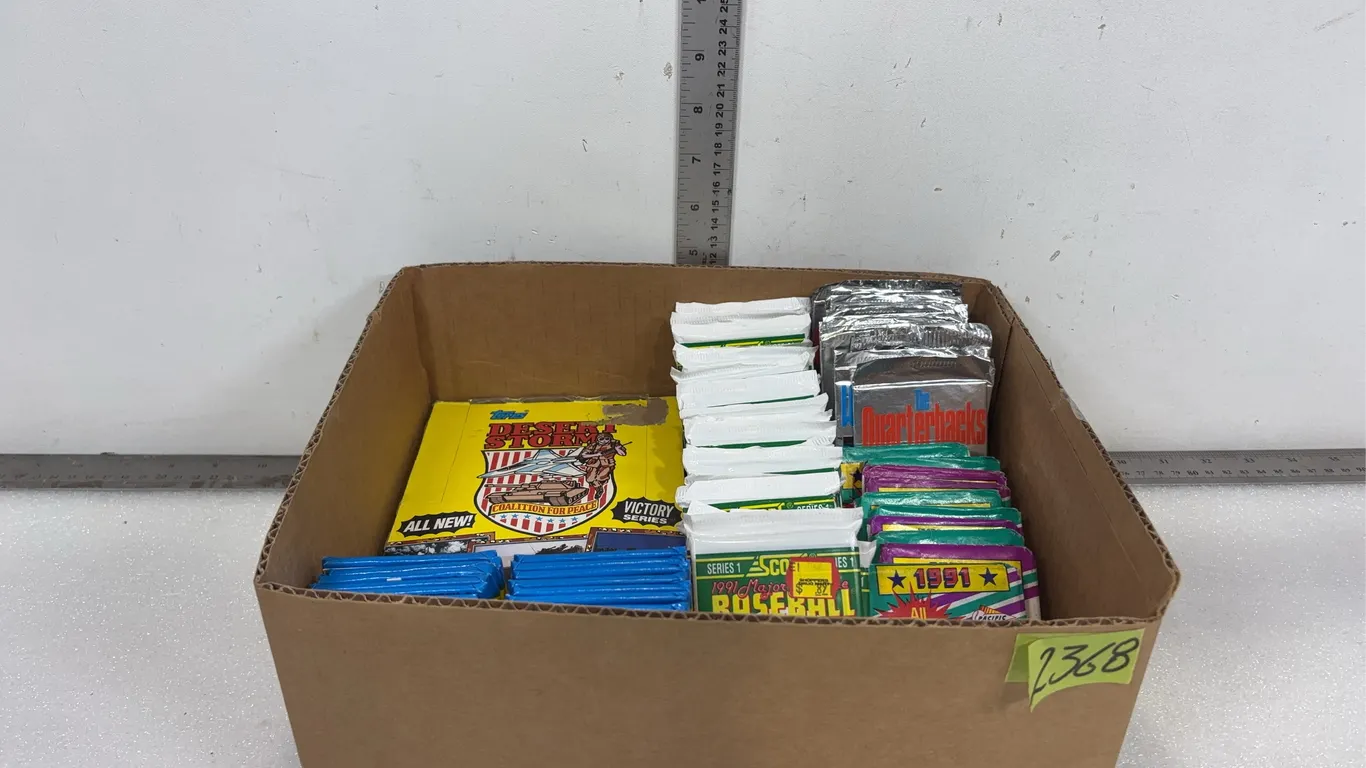 Assorted Collector Cards, Approx. 4 Different Types *Unreserved*