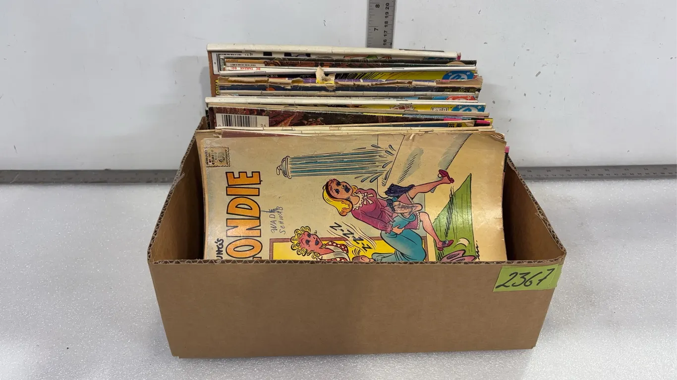 Box of Assorted Comics, Approx. 67 Comics *Unreserved*