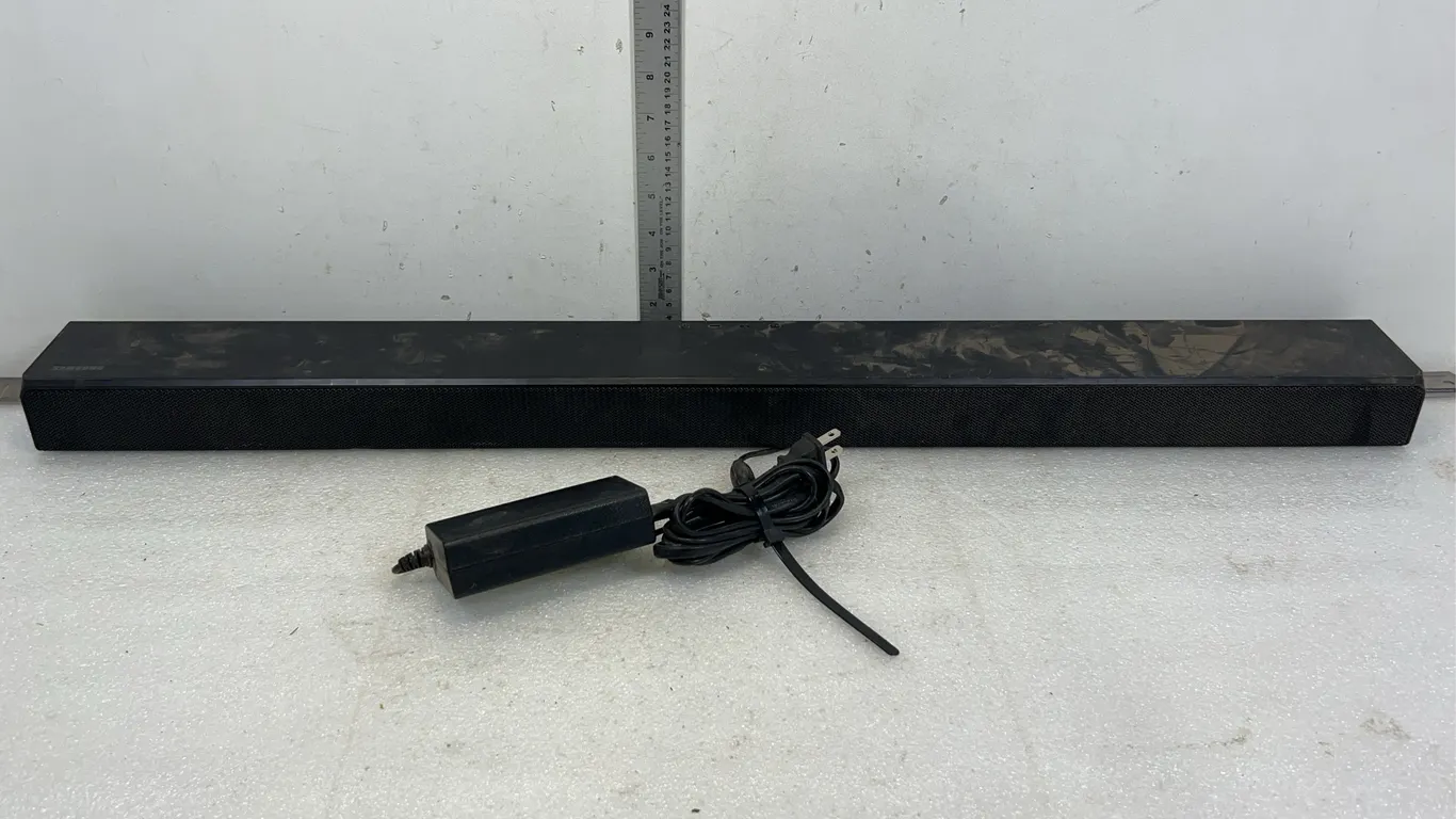 Samsung Speaker Bar, Model HW-T550, Approx. 35"x4"x2" *Unreserved*