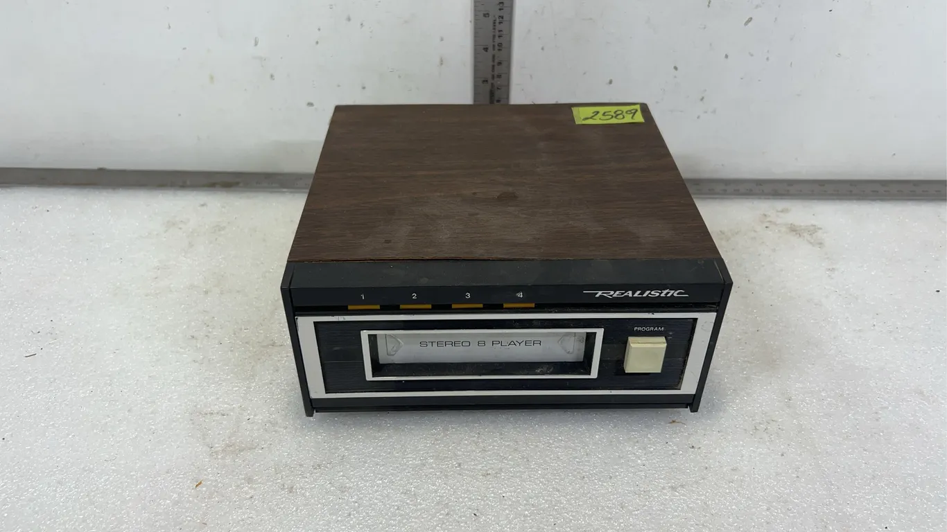 Vintage Realistic Stereo 8 Track Player, Approx. 9"x8"x4" *Unreserved*