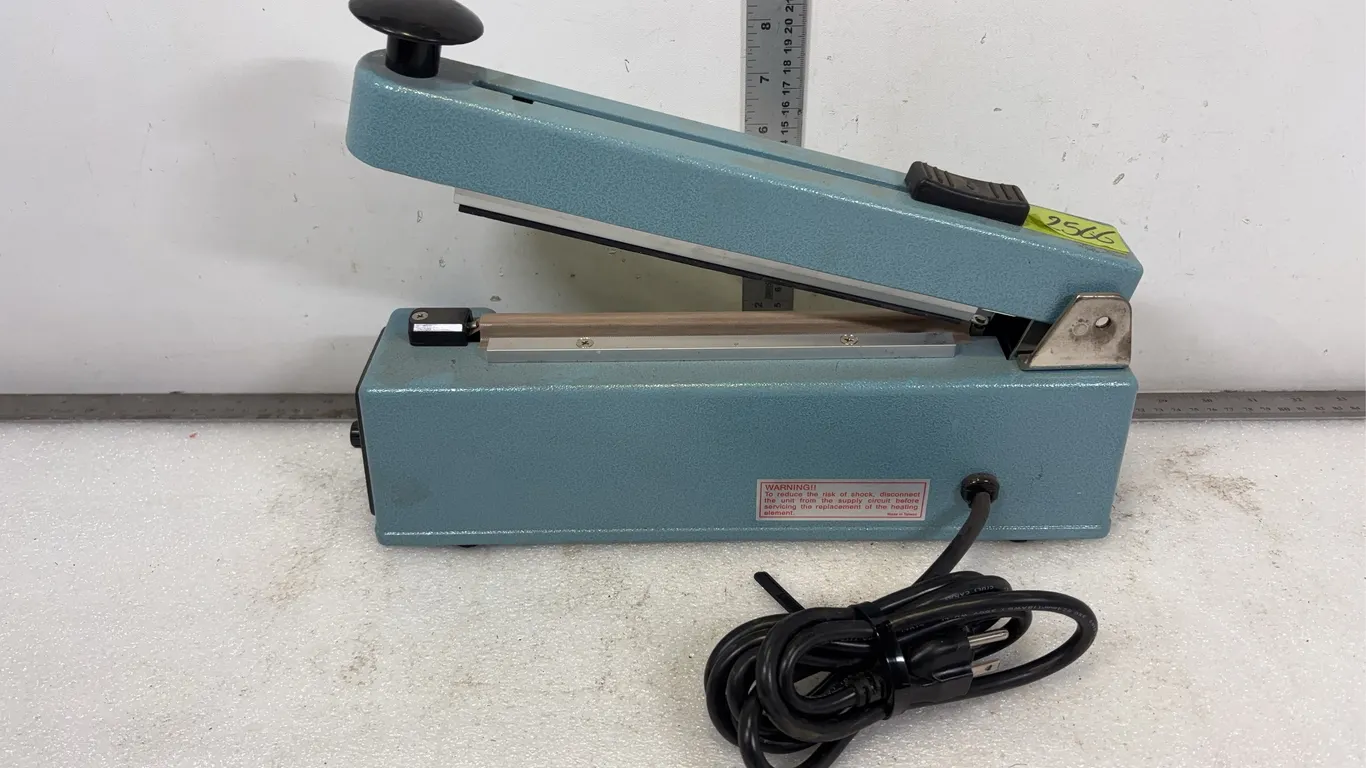Tabletop Heat Sealer with Sliding Cutter for Packaging, Approx. 14"x7"x3" *Unreserved*