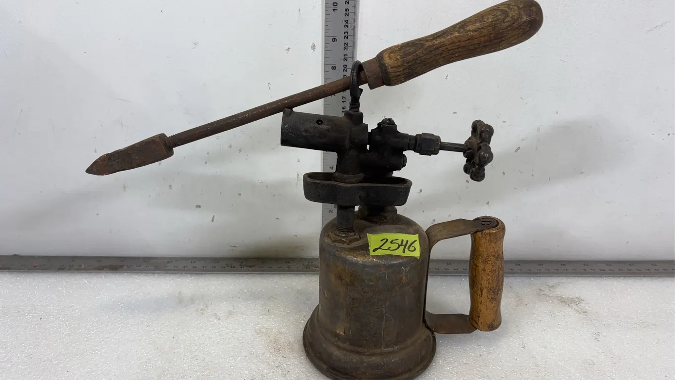 Vintage Gasoline/Kerosene Blowtorch, Approx. 7"x5"x10" *Unreserved*