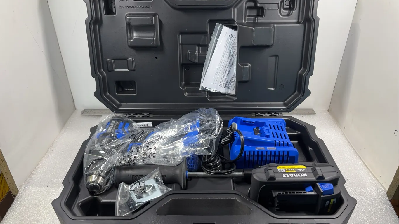 Kobalt XTR 24V Max Drill/Driver Kit, Approx. 6 pce 19"x12"x5" *Unreserved*