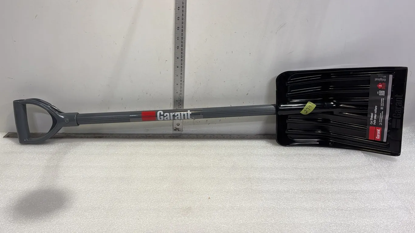 Garant Vehicle Shovel, Approx. 41"x9" *Unreserved