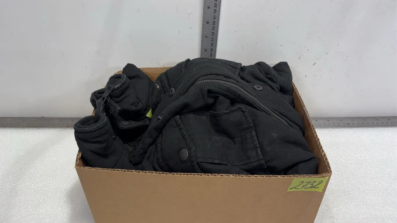GH Bass & Co. Zippered Jacket, Size XL *Unreserved*