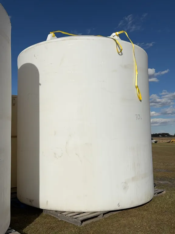 Norwesco Vertical Poly Water Tank w/ftg, Approx. 12' x 12' x 13' high, 10,000 Us Gallons, 8340 Imperial Gallons, *Unreserved