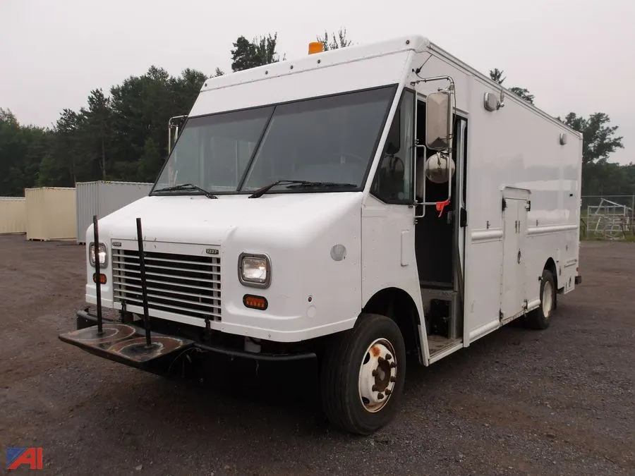 2015 Freightliner M-Line Walk-in Van