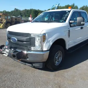 2019 Ford F250 Super Duty Crew Cab Pickup Truck