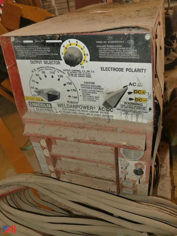 (#4) Lincoln Electric Weldanpower AC-225/DC-210/6 Welder