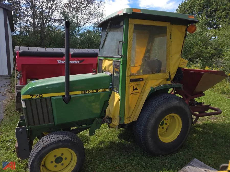 1996 John Deere 770 Compact Utility Tractor