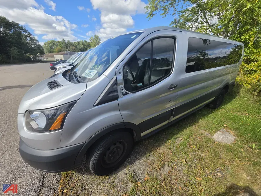 2019 Ford Transit Van (J382)