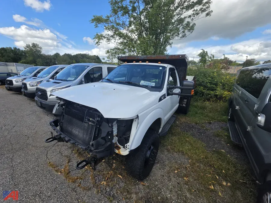 2016 Ford F-350 Super Duty Dump Truck (G852)
