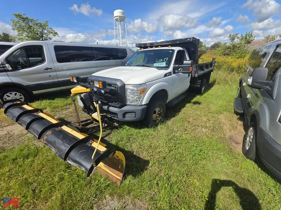 2016 Ford F-350 Super Duty Dump Truck w/ Sander and Plow (G859)