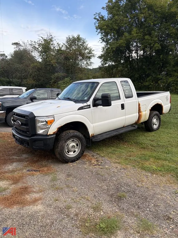 2016 Ford F-350 Super Duty Extended Cab Pickup Truck