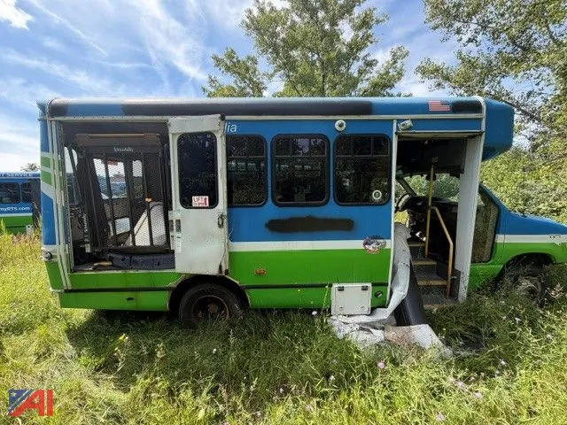 (#A1605) 2016 Ford E350 Bus