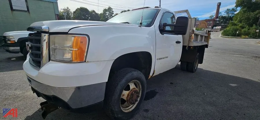 2008 GMC Sierra 3500HD Flatbed/Dump Truck with Plow