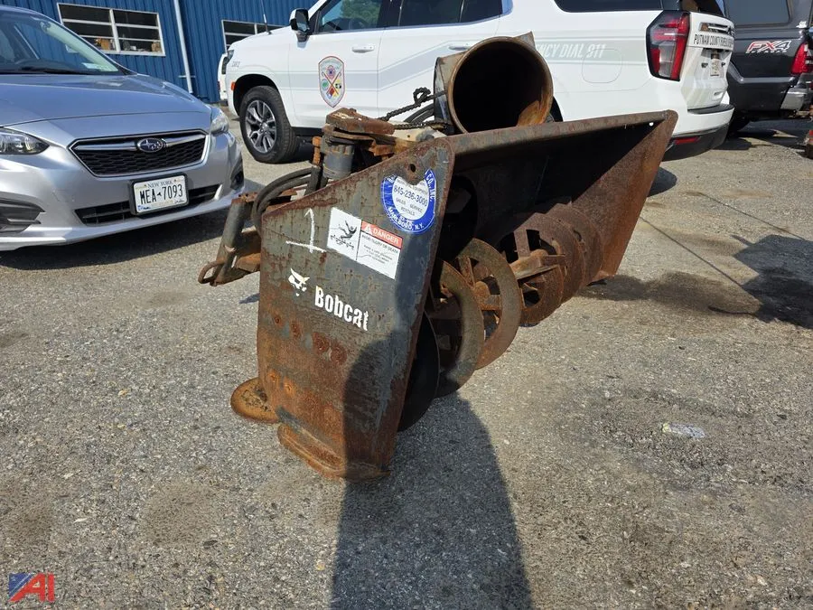 (#3) Bobcat Model 2418X73 Snow Blower Attachment