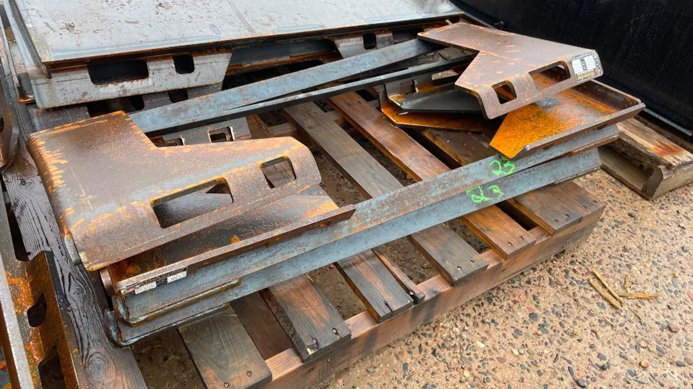 (1) 3/8'' Thick Quick Tach Cut Out Mount Plate