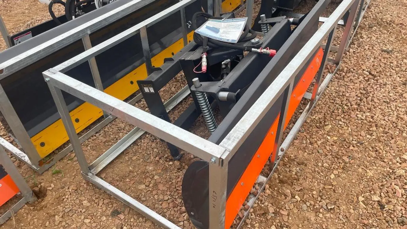 84 Obstacle Avoidance Snow Pushing Machine