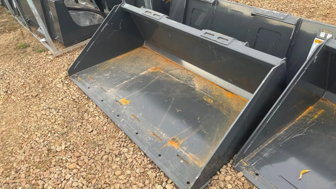 Skidsteer 66'' Bucket