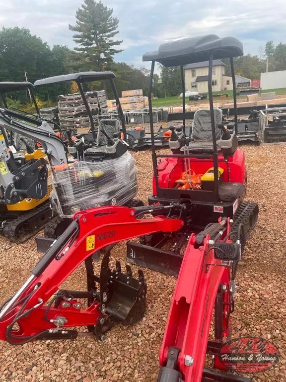 Mini ME20 Excavator - Red