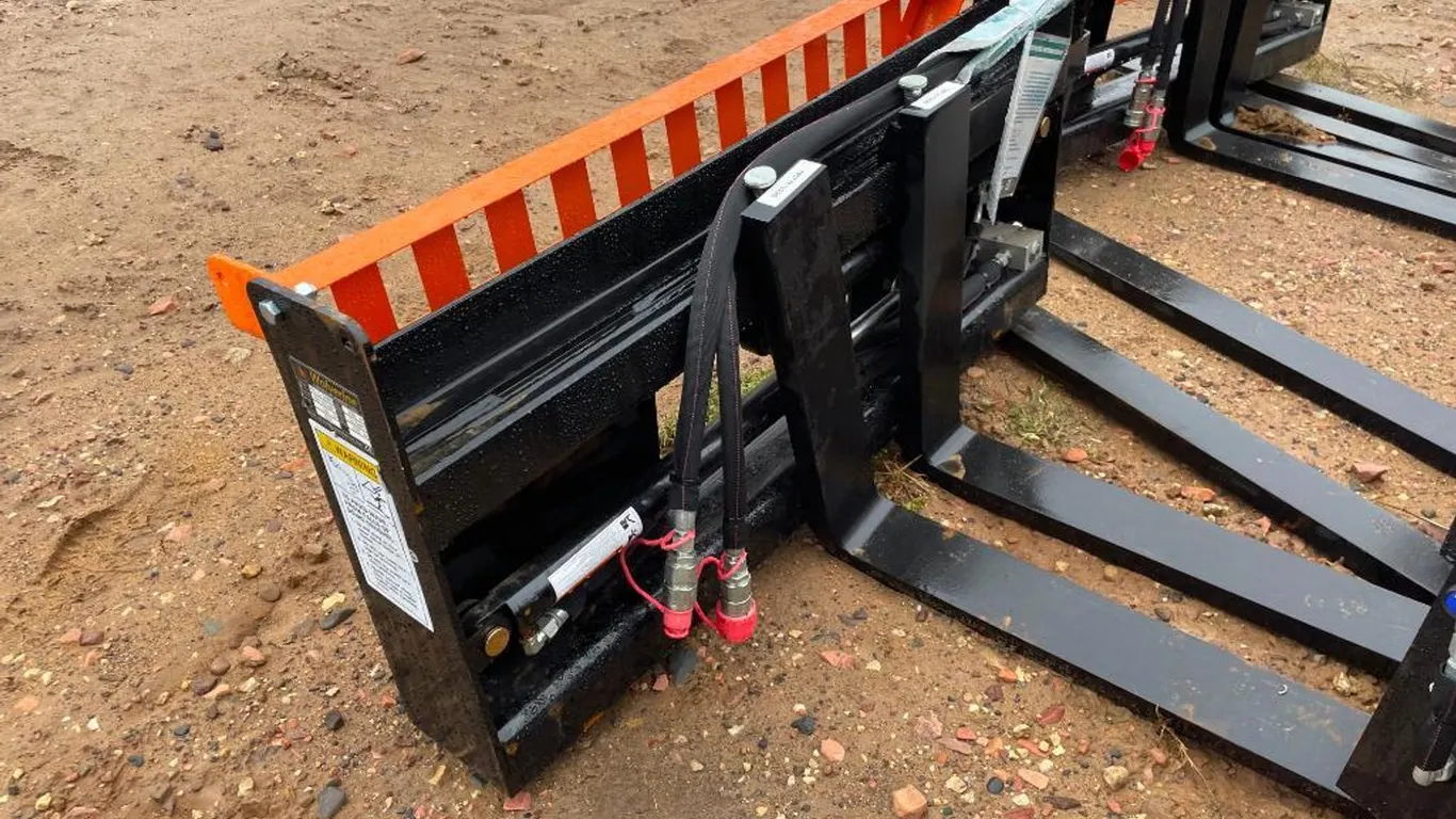Skidsteer Hydraulic Pallet Fork - Orange/Black