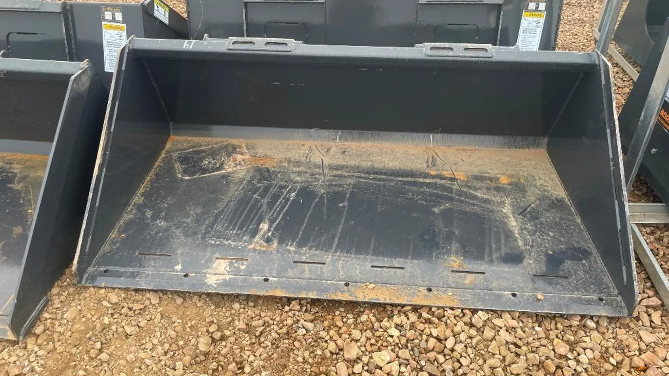 Skidsteer 66'' Bucket