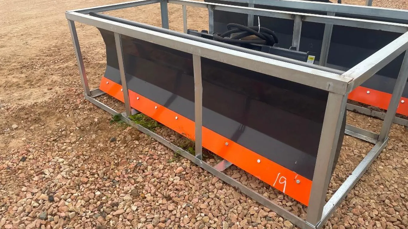84 Obstacle Avoidance Snow Pushing Machine