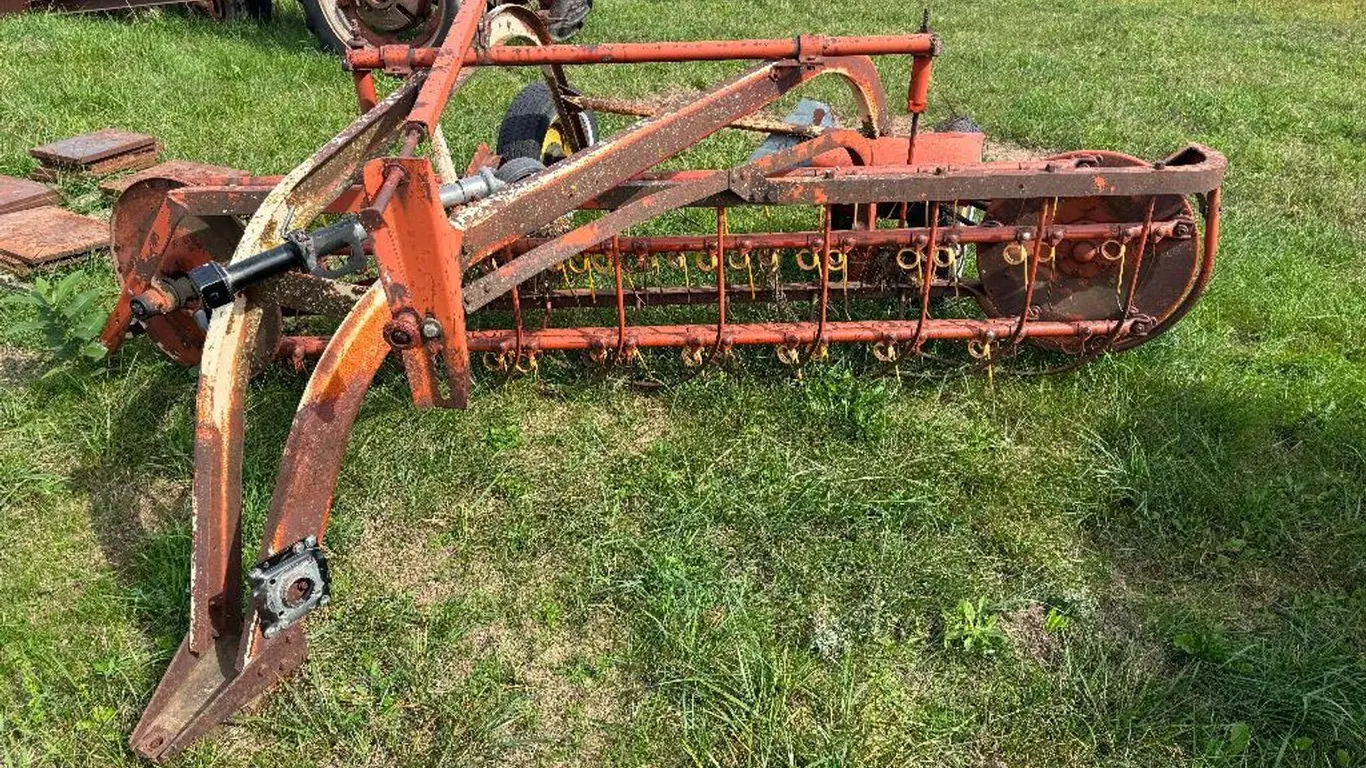 New Idea Side Rake
