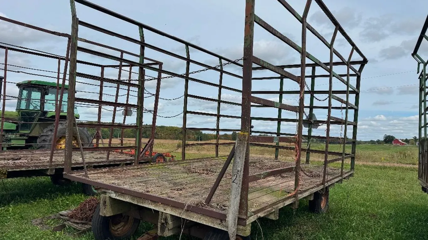 Small Square Bale Kick Rack