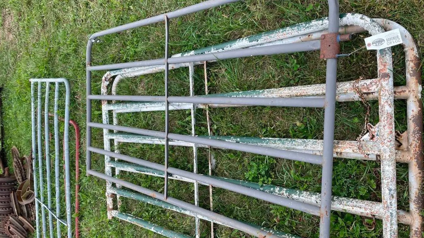 (3) 8' Gates