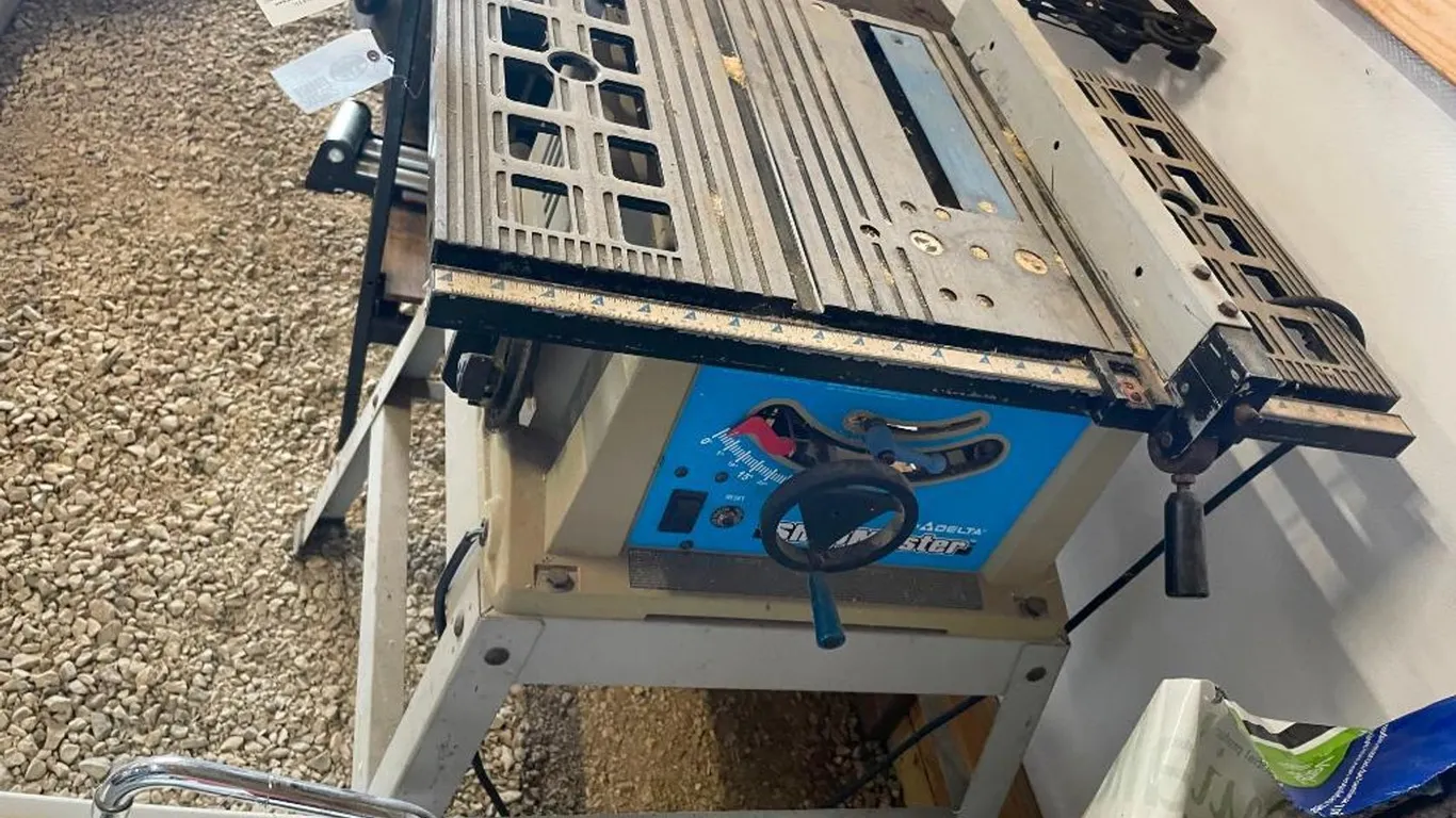Delta Shopmaster Table Saw