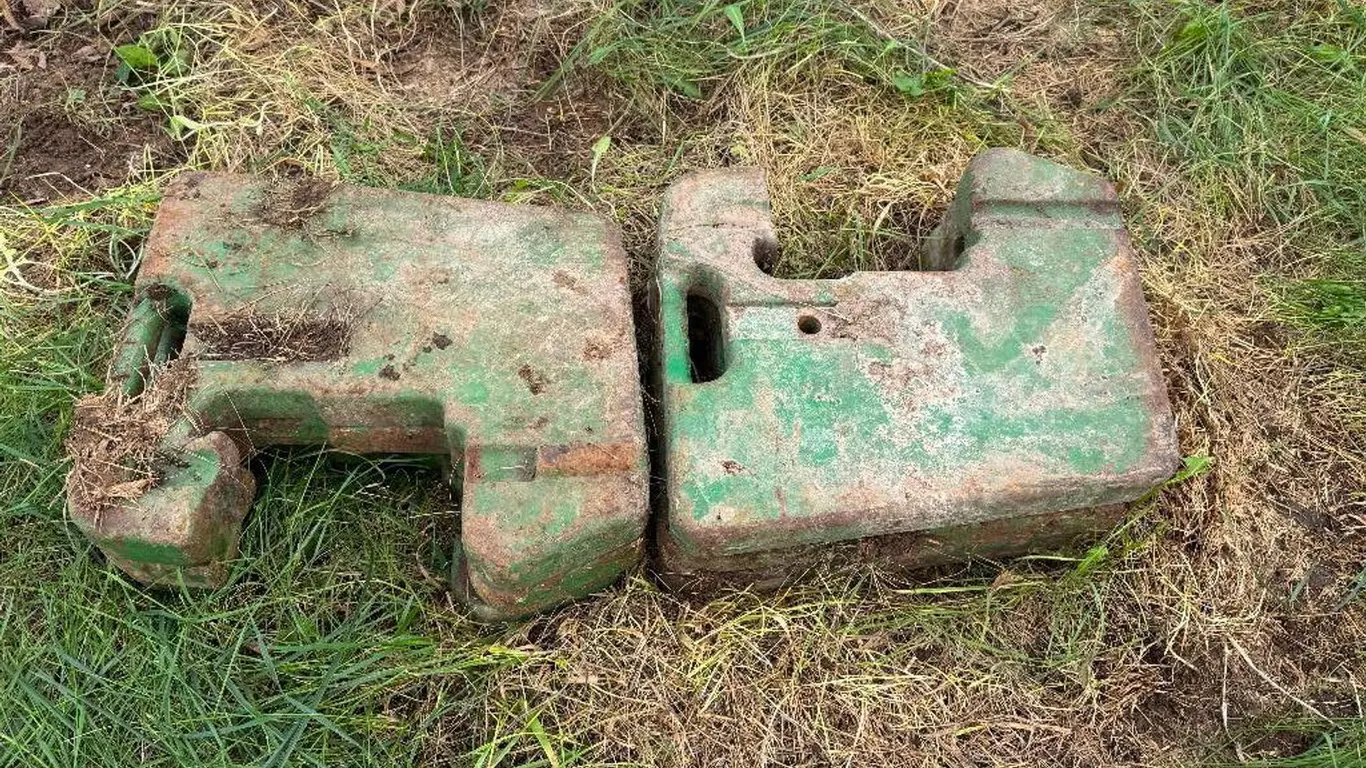 (6) John Deere Suitcase Weights