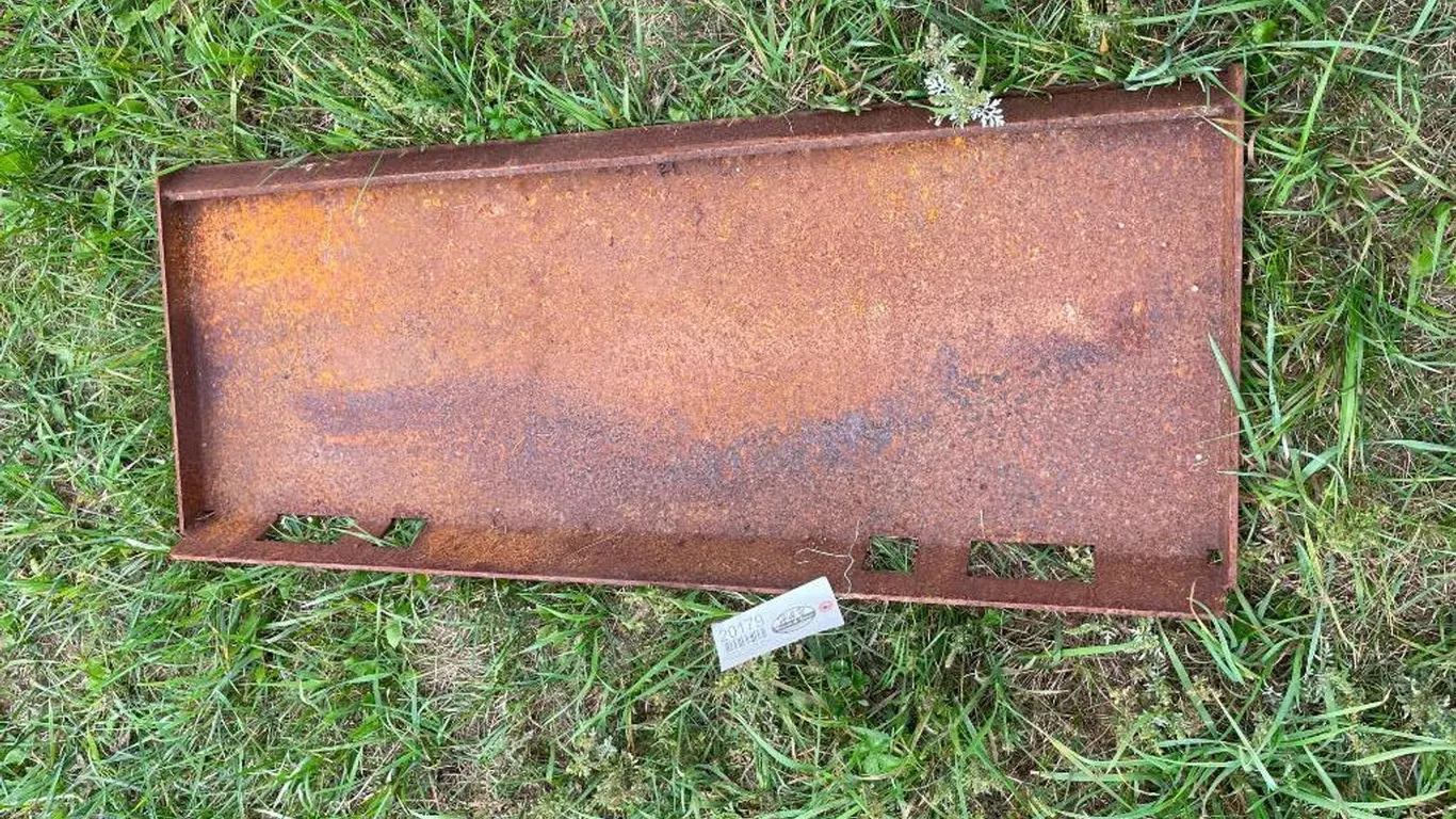 Skisteer Plate