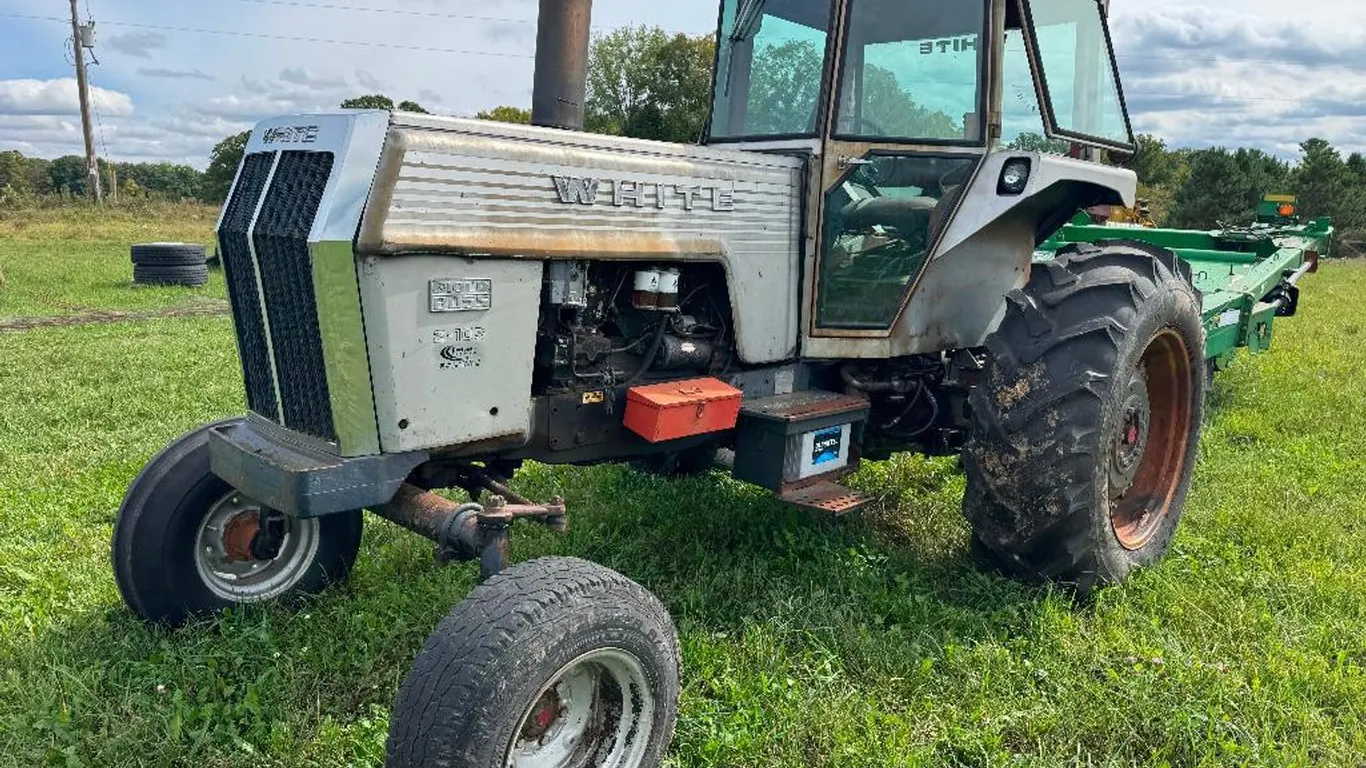 White 2-105 Tractor