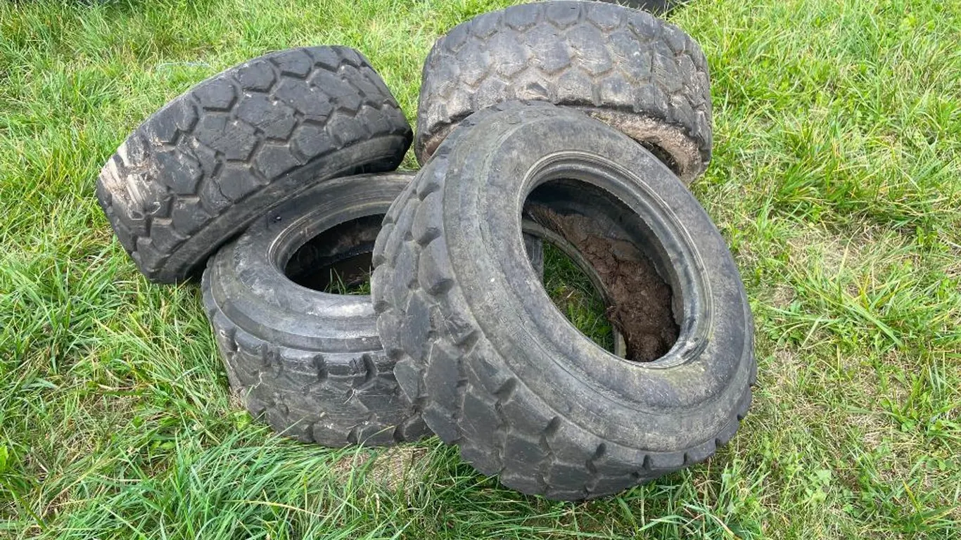 (4) Skidsteer Tires