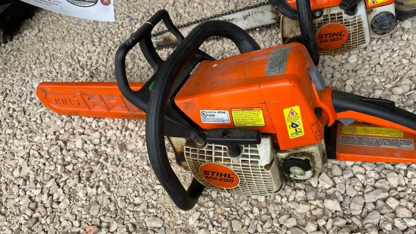 Stihl MS 250 Chain Saw