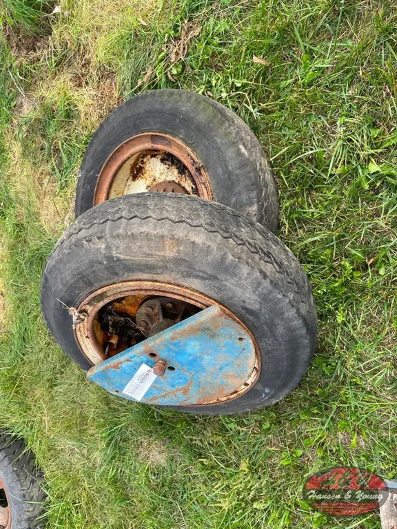 Kinzie Planter Tires and Rims