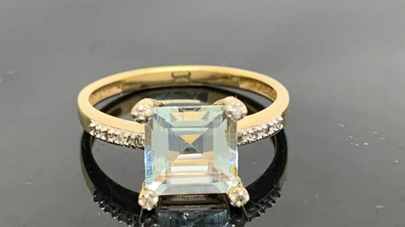 14KT Yellow Gold Ring With Blue Gemstone