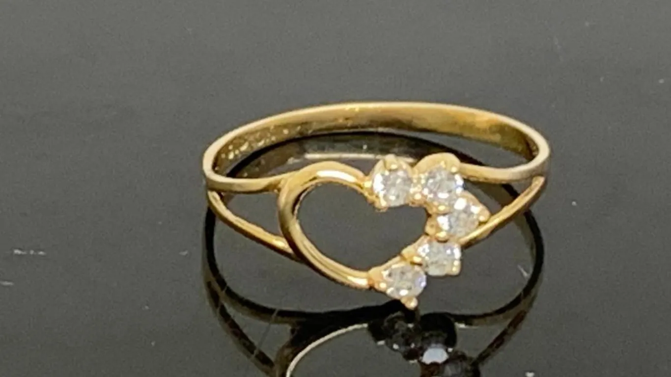 10K Yellow Gold Heart Shape Baby Ring