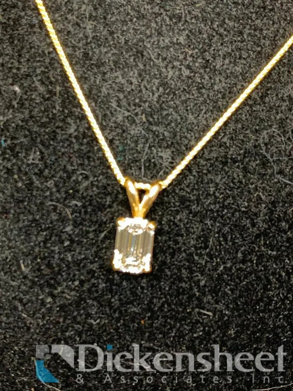 1 Carat Emerald Cut Lab Grown Diamond Pendadnt